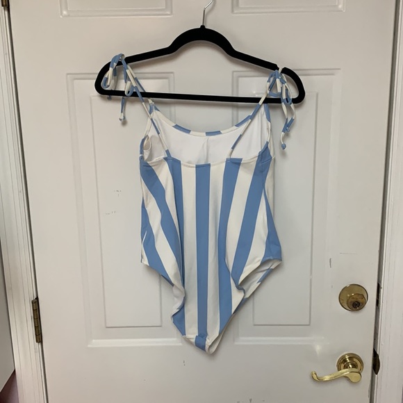 H&M striped bathing suit - Picture 2 of 3